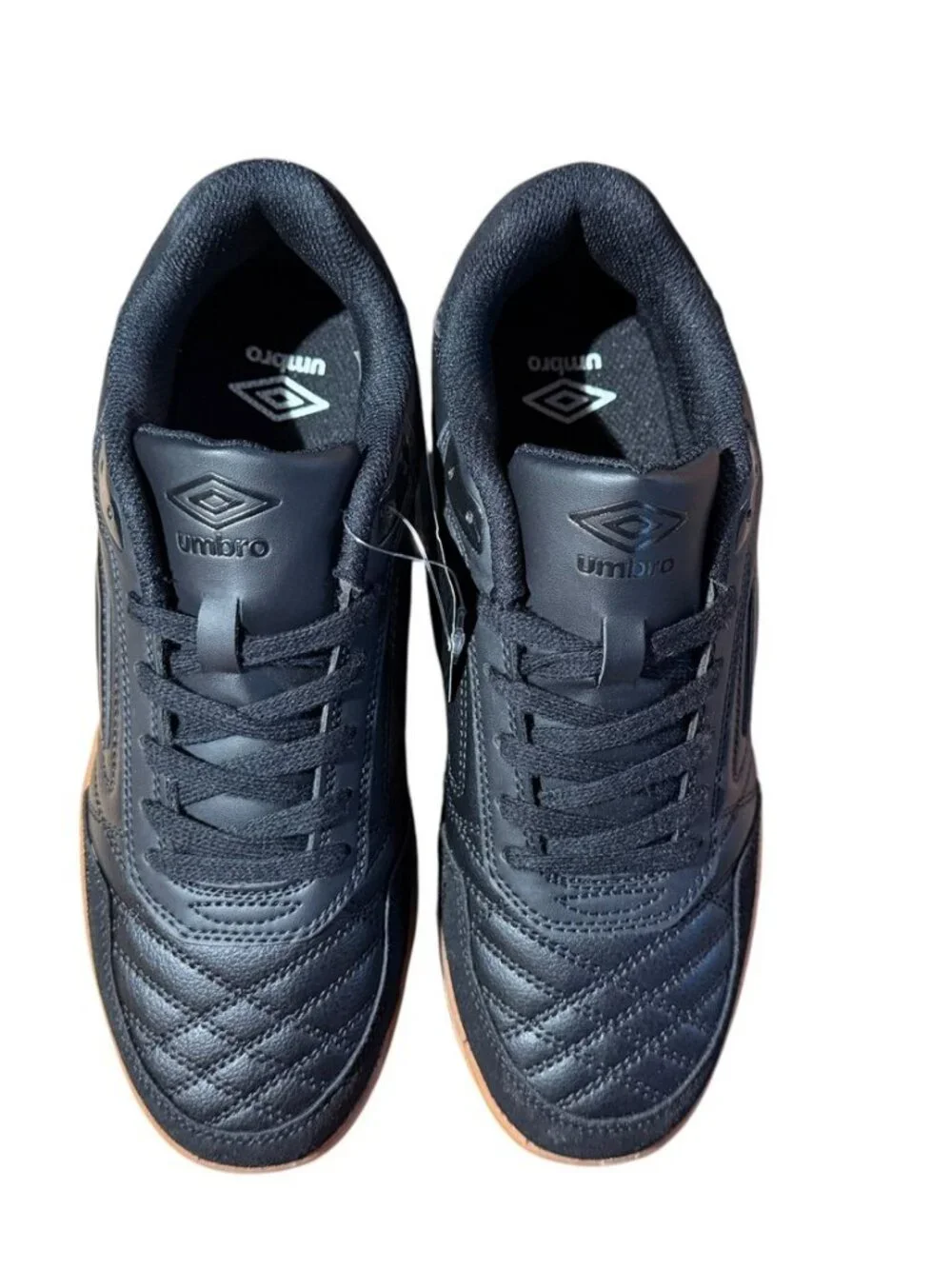 New Without Box Umbro Men's 8.5 Black Leather Gum Sole